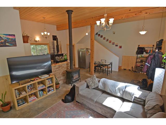 8907 Martens Road, House detached with 3 bedrooms, 2 bathrooms and null parking in Central Kootenay H BC | Image 45
