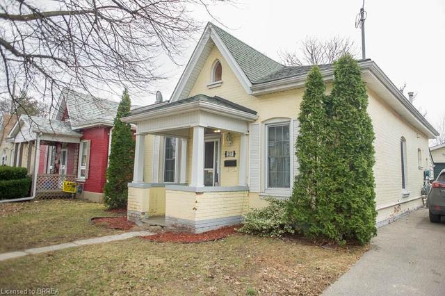 217 Sheridan Street, House detached with 3 bedrooms, 1 bathrooms and 4 parking in Brantford ON | Image 3