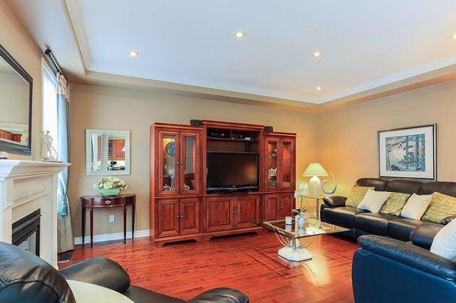 362 Mccartney Cres, House detached with 4 bedrooms, 3 bathrooms and 2 parking in Milton ON | Image 9