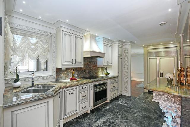 300 Hendon Ave, House detached with 2 bedrooms, 2 bathrooms and 9 parking in Toronto ON | Image 7