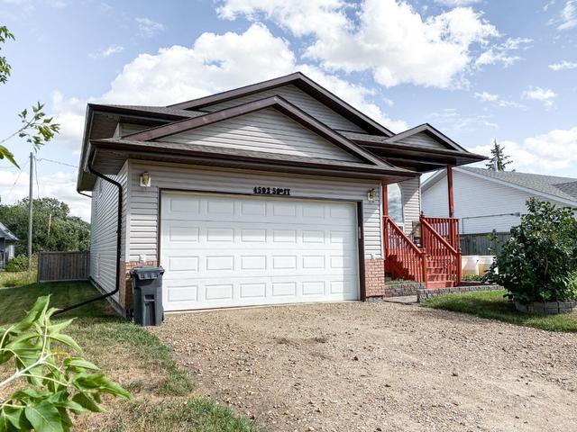 4503 50 Street, House detached with 3 bedrooms, 2 bathrooms and 4 parking in Saddle Hills County AB | Image 5