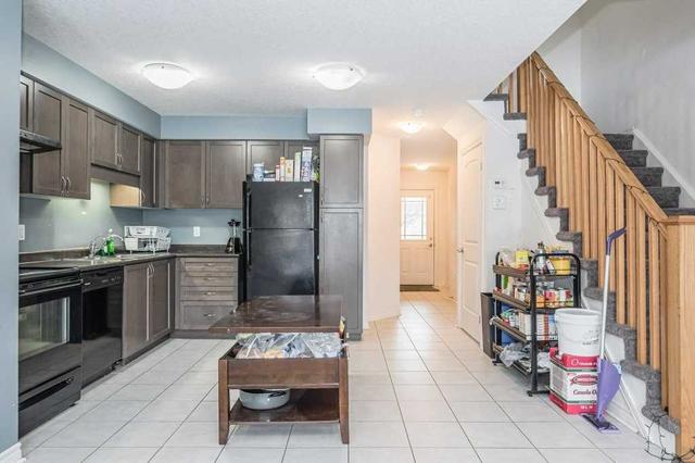 35 Oldfield Dr, Townhouse with 3 bedrooms, 3 bathrooms and 2 parking in Guelph ON | Image 20