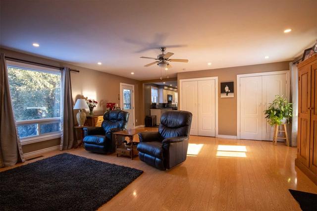 36 Cowans Cres, House detached with 3 bedrooms, 1 bathrooms and 6 parking in Kawartha Lakes ON | Image 22