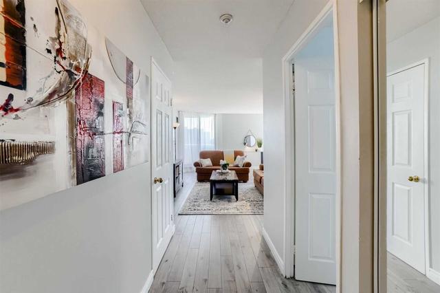 1401 - 30 Thunder Grve, Condo with 2 bedrooms, 2 bathrooms and 1 parking in Toronto ON | Image 3
