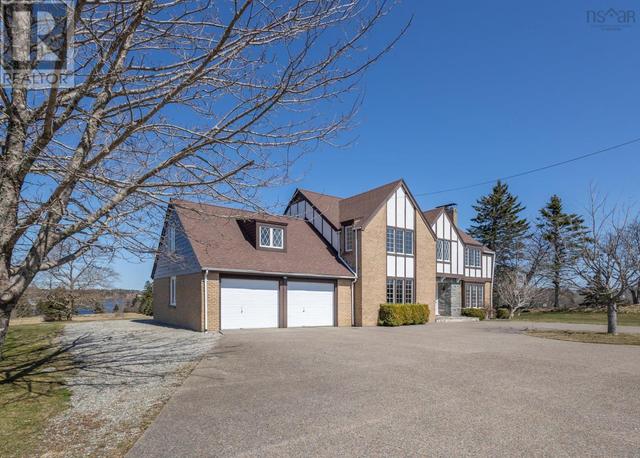 15 Caie Crescent, House detached with 5 bedrooms, 2 bathrooms and null parking in Yarmouth NS | Image 2