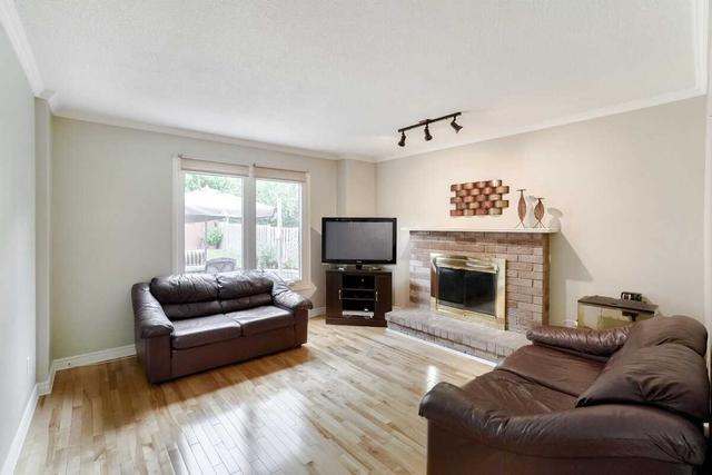 34 Ontario Crt, House detached with 3 bedrooms, 4 bathrooms and 6 parking in Mississauga ON | Image 7