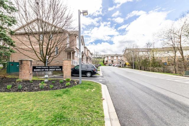 40 Palomino Tr, Townhouse with 3 bedrooms, 2 bathrooms and 2 parking in Halton Hills ON | Image 19