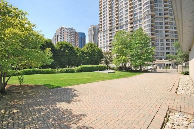 806 - 250 Webb Dr, Condo with 2 bedrooms, 2 bathrooms and 1 parking in Mississauga ON | Image 20