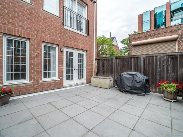 Th 2 - 11 Niagara St, Townhouse with 2 bedrooms, 2 bathrooms and 1 parking in Toronto ON | Image 2