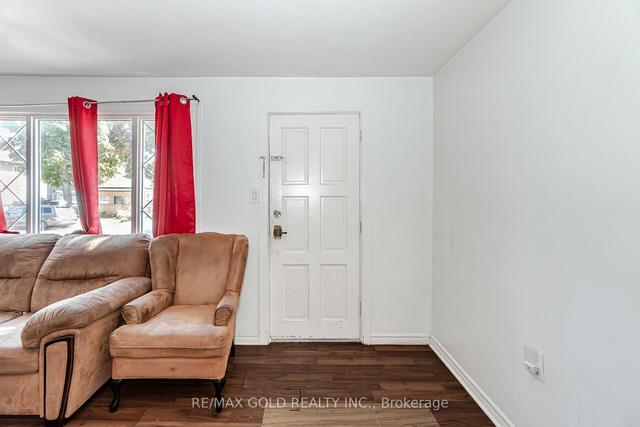 3011 Victory Cres, House detached with 2 bedrooms, 1 bathrooms and 5 parking in Mississauga ON | Image 23