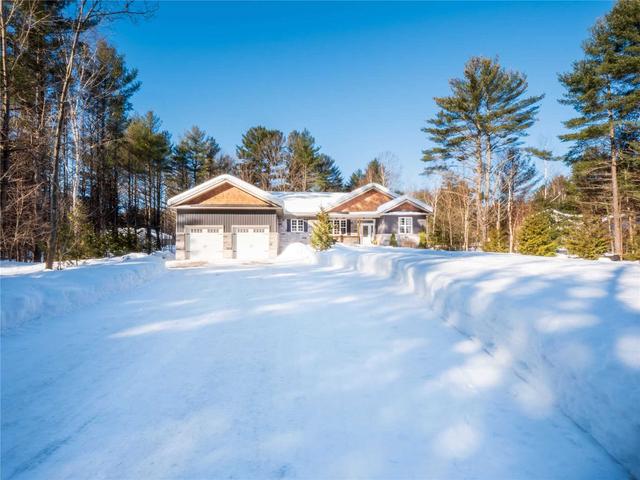 1020 Davis Dr, House detached with 3 bedrooms, 10 bathrooms and 8 parking in Gravenhurst ON | Image 1