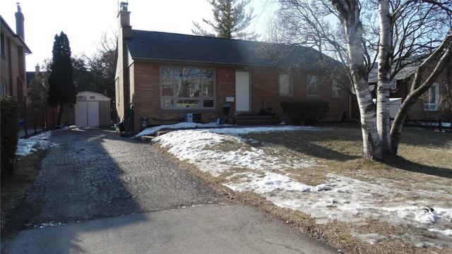 3 Broadleaf Rd, House detached with 3 bedrooms, 2 bathrooms and 2 parking in Toronto ON | Image 1
