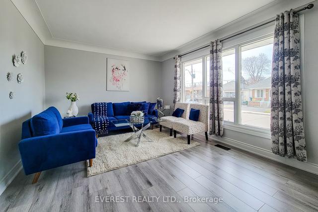 236 Ivon Ave E, House detached with 3 bedrooms, 2 bathrooms and 2 parking in Hamilton ON | Image 29