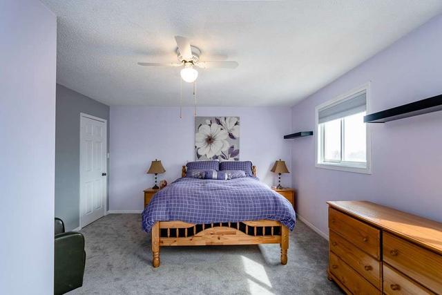 229 Little Ave, House detached with 2 bedrooms, 2 bathrooms and 6 parking in Barrie ON | Image 3