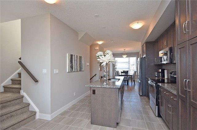 12 - 60 Arkell St E, Townhouse with 3 bedrooms, 4 bathrooms and 1 parking in Guelph ON | Image 6