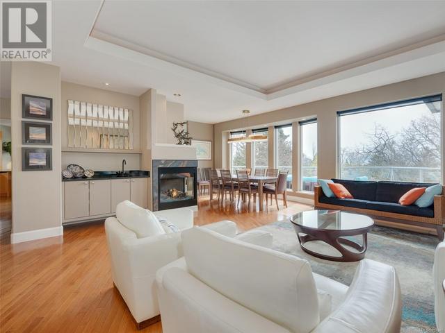 3450 Lord Nelson Way, House detached with 4 bedrooms, 3 bathrooms and 6 parking in Saanich BC | Image 6