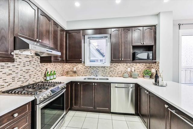 58 Bittersweet St, House semidetached with 4 bedrooms, 3 bathrooms and 3 parking in Markham ON | Image 5