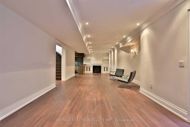 18 Viamede Cres, House detached with 4 bedrooms, 7 bathrooms and 8 parking in Toronto ON | Image 24