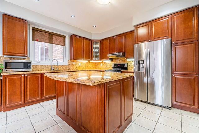 7292 Barbara Ann Crt, House detached with 5 bedrooms, 7 bathrooms and 6 parking in Mississauga ON | Image 3