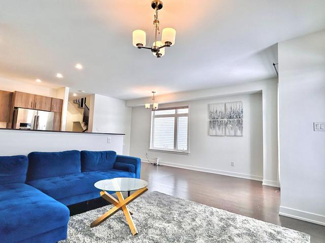 330 Ibanez Walk, House attached with 3 bedrooms, 4 bathrooms and 3 parking in Ottawa ON | Image 3