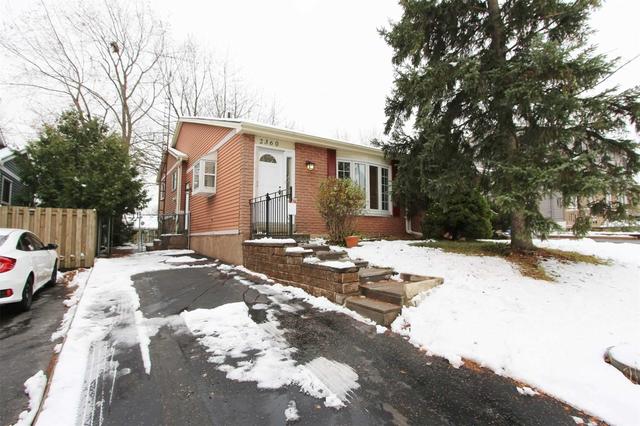 2360 Holyhead Dr, House semidetached with 3 bedrooms, 2 bathrooms and 3 parking in Burlington ON | Image 16