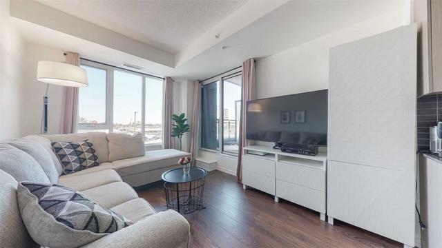 304 - 3237 Bayview Ave, Condo with 1 bedrooms, 2 bathrooms and 1 parking in Toronto ON | Image 2