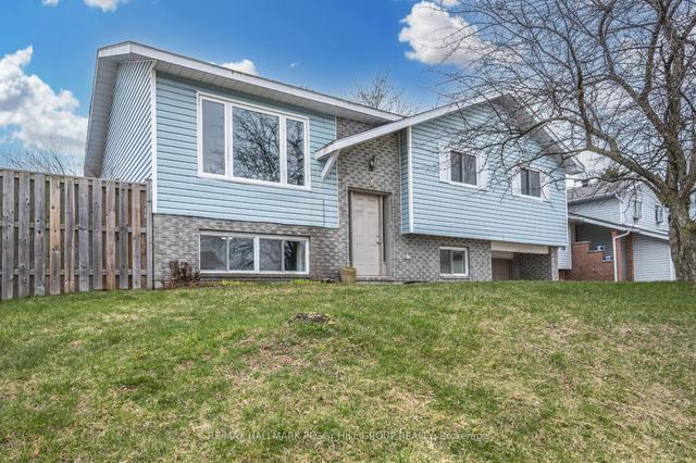 4 Jennings Dr, House detached with 3 bedrooms, 2 bathrooms and 5 parking in Penetanguishene ON | Image 1