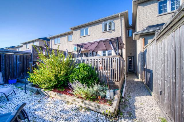 71 Greenstem Cres, House attached with 3 bedrooms, 3 bathrooms and 3 parking in Hamilton ON | Image 24