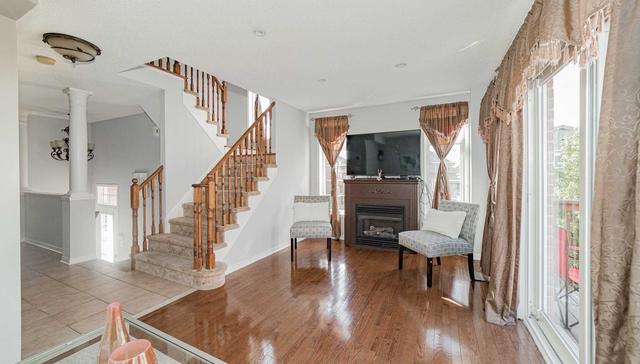 3262 Redpath Circ, House attached with 3 bedrooms, 3 bathrooms and 2 parking in Mississauga ON | Image 16