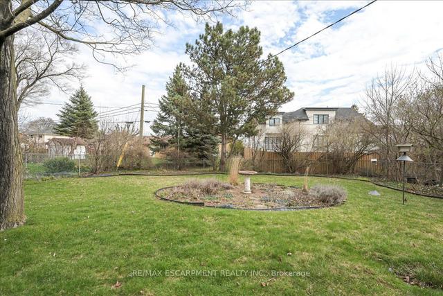 82 Rayne Ave, House detached with 3 bedrooms, 2 bathrooms and 4 parking in Oakville ON | Image 31