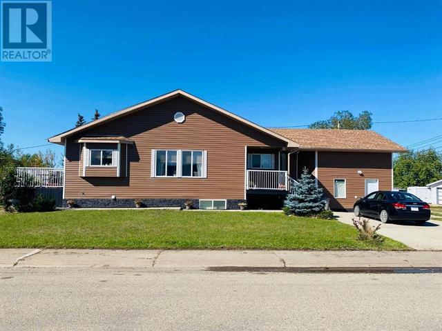 5304 48 Street, House detached with 3 bedrooms, 3 bathrooms and 4 parking in Valleyview AB | Card Image
