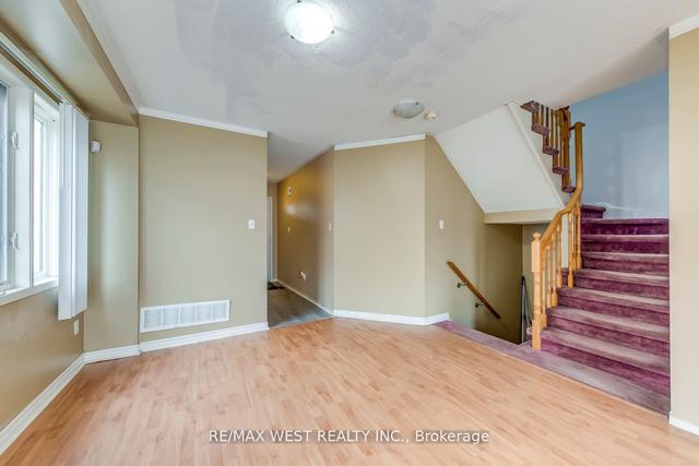 119 Kenwood Dr, Townhouse with 3 bedrooms, 3 bathrooms and 2 parking in Brampton ON | Image 5
