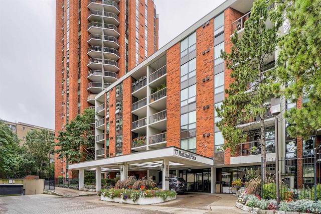 402 - 77 Maitland Pl, Condo with 2 bedrooms, 2 bathrooms and 1 parking in Toronto ON | Image 1