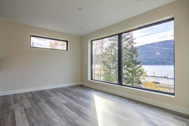 8546 97a Highway, House detached with 5 bedrooms, 3 bathrooms and 4 parking in North Okanagan F BC | Image 4