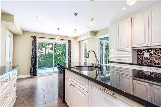 2180 Dunvegan Ave, House detached with 4 bedrooms, 4 bathrooms and 2 parking in Oakville ON | Image 8