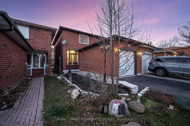 32 Maplehurst Sq N, House semidetached with 3 bedrooms, 3 bathrooms and 3 parking in Brampton ON | Image 23