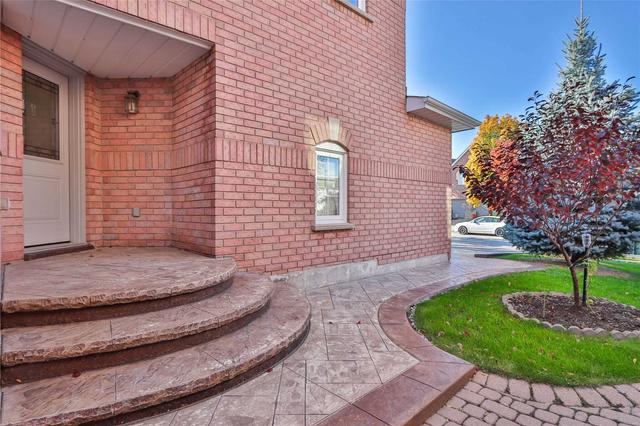 938 Binscarth Dr, House detached with 4 bedrooms, 3 bathrooms and 6 parking in Mississauga ON | Image 20