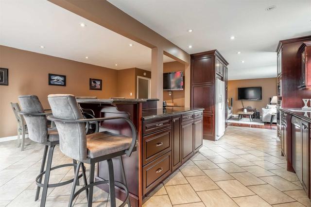 6336 Edenwood Dr, House detached with 3 bedrooms, 4 bathrooms and 4 parking in Mississauga ON | Image 5