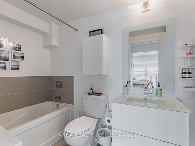 931 - 111 St Clair Ave W, Condo with 1 bedrooms, 2 bathrooms and 1 parking in Toronto ON | Image 13