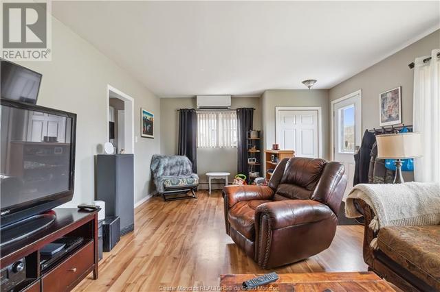 51 Gorge Rd, House detached with 2 bedrooms, 1 bathrooms and null parking in Moncton NB | Image 3