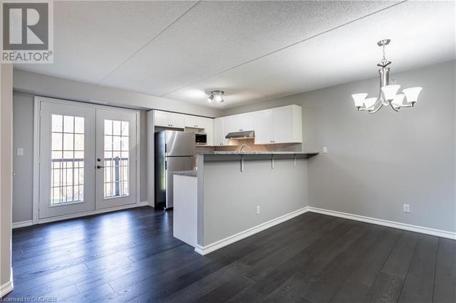 210 - 2085 Appleby Line, House attached with 2 bedrooms, 2 bathrooms and 1 parking in Burlington ON | Image 7