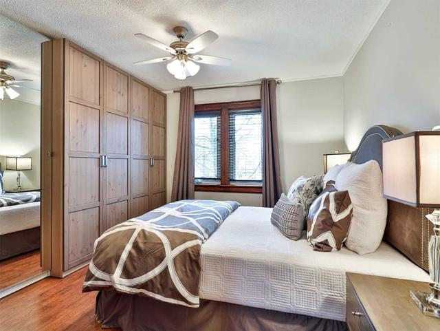21 Bowood Ave, House detached with 3 bedrooms, 1 bathrooms and 2 parking in Toronto ON | Image 4
