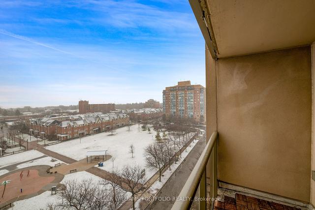 808 - 4 Elsinore Path, Condo with 1 bedrooms, 1 bathrooms and 1 parking in Toronto ON | Image 6