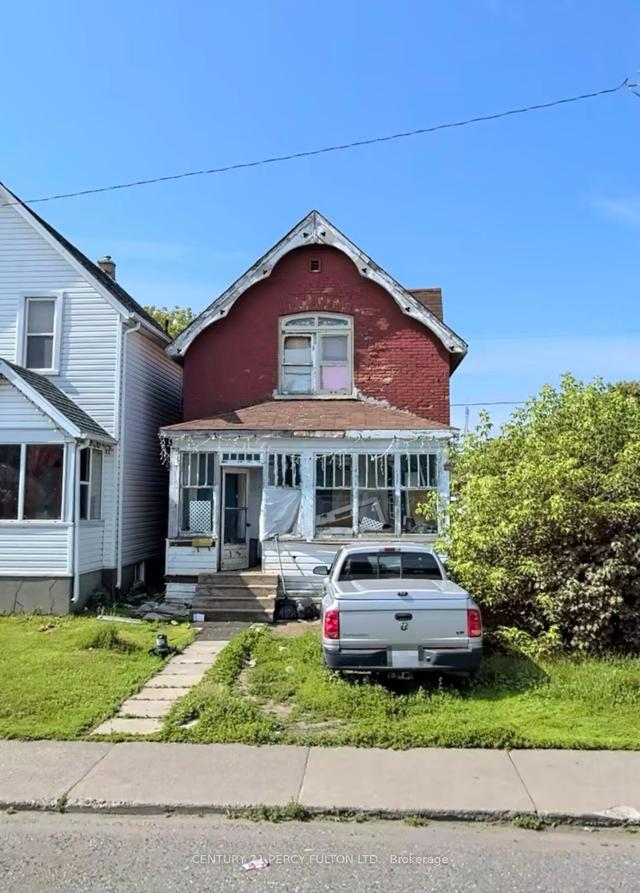 132 Bethune St, House detached with 3 bedrooms, 1 bathrooms and 0 parking in Thunder Bay ON | Image 1