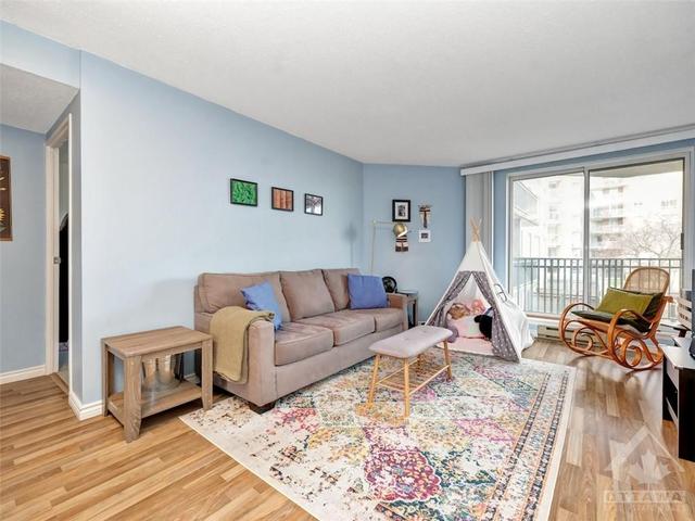 319 - 45 Holland Avenue, Condo with 2 bedrooms, 1 bathrooms and 1 parking in Ottawa ON | Image 3
