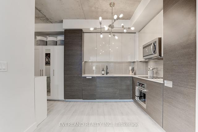 1201 - 210 Simcoe St, Condo with 1 bedrooms, 1 bathrooms and 0 parking in Toronto ON | Image 7