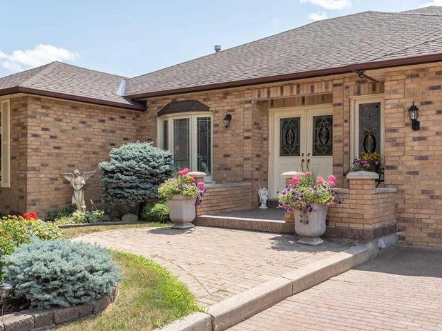 12 Mcarthur Hts, House detached with 4 bedrooms, 5 bathrooms and 4 parking in Brampton ON | Image 3