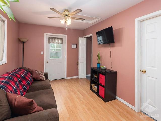 27 Kent Street, House detached with 3 bedrooms, 2 bathrooms and 4 parking in Smiths Falls ON | Image 15