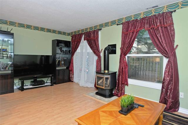 31 - 450 Bristol Cres, Townhouse with 3 bedrooms, 1 bathrooms and 1 parking in Oshawa ON | Image 17
