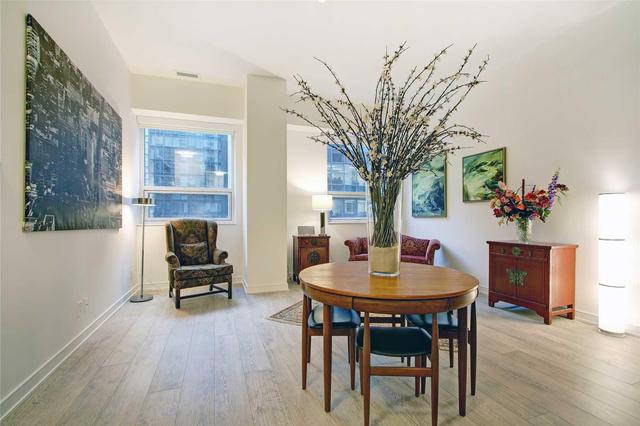 504 - 88 Scott St, Condo with 2 bedrooms, 2 bathrooms and 1 parking in Toronto ON | Image 6